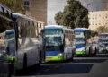 Conductores de autobús van a la huelga en un conflicto creciente con el Ministerio de Transporte