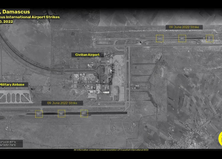 Las imágenes por satélite muestran el aeropuerto de Damasco “inutilizado” tras el ataque atribuido a Israel