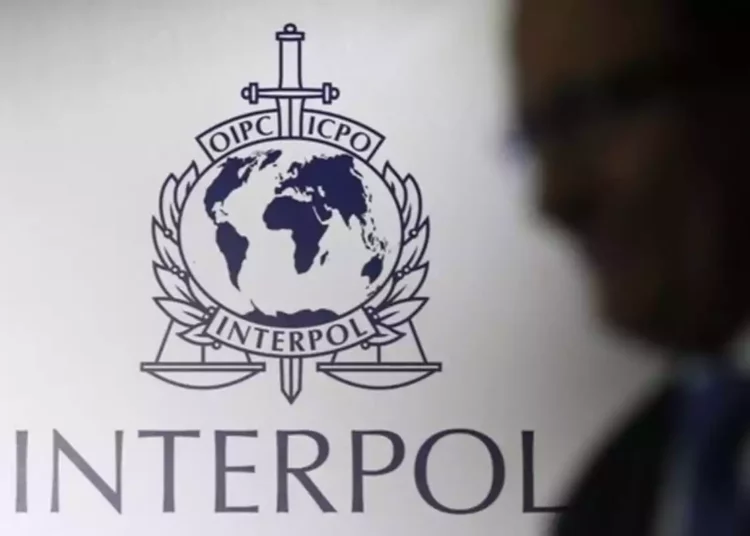 Yair Lapid busca la liberación de israelí detenido en Grecia por la Interpol