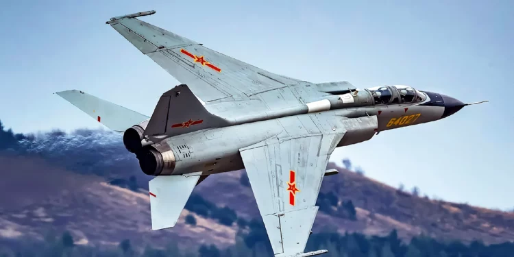 El cazabombardero JH-7 de China aún puede hacer su trabajo