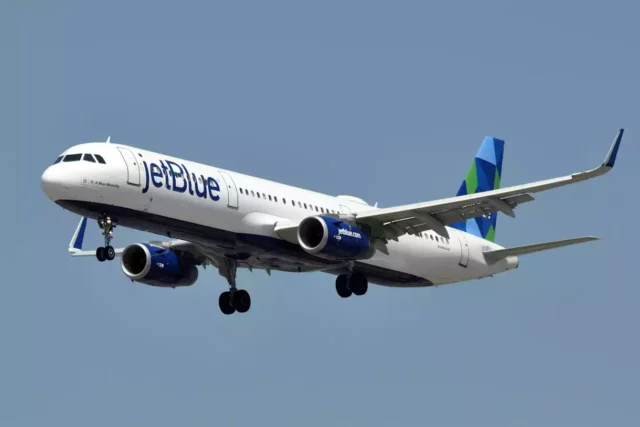 Una agencia de kashrut demanda a JetBlue alegando que mintieron sobre un aperitivo kosher