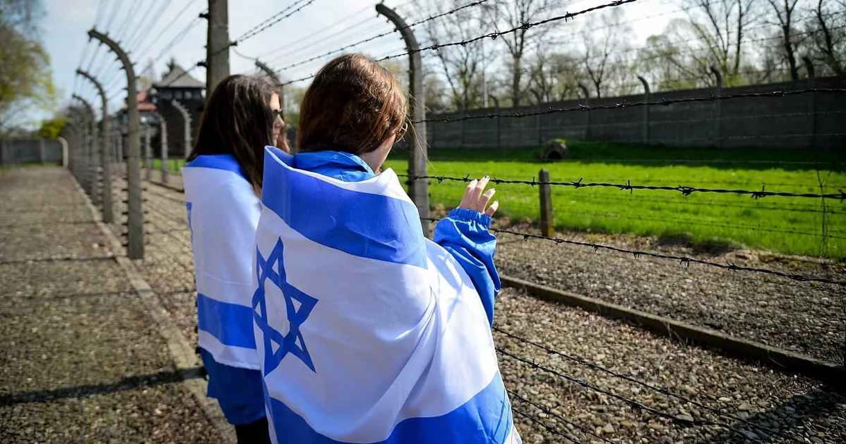 Polonia quiere normas formales para los viajes israelíes de estudio sobre el Holocausto