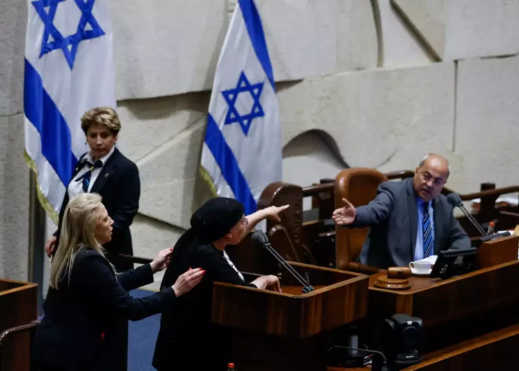 La Knesset aprueba proyecto de ley sobre los hermanos en duelo