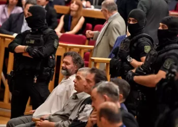 El tribunal griego inicia un histórico juicio de apelación contra los líderes neonazis condenados