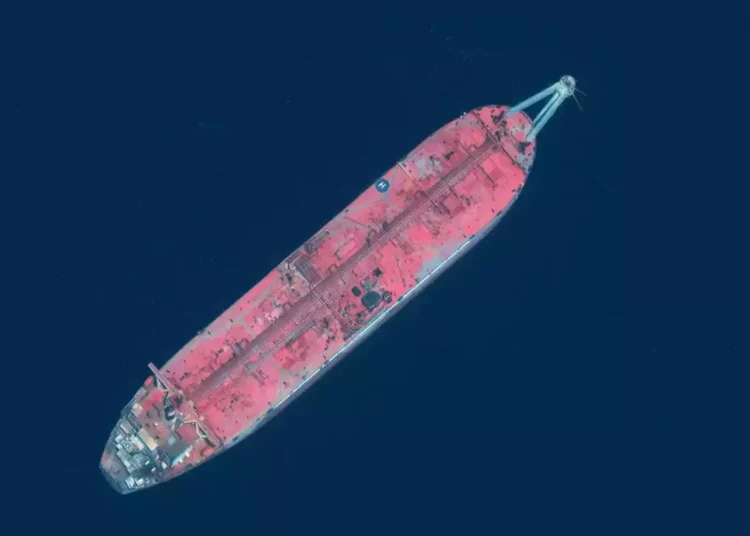 ONU adquiere buque para evitar desastre ecológico en mar Rojo