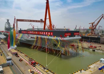 China bota su tercer portaaviones Tipo 003 con el nombre de Fujian