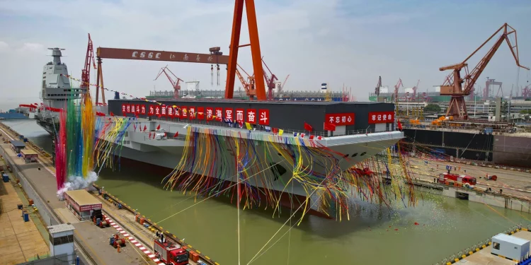 China bota su tercer portaaviones Tipo 003 con el nombre de Fujian
