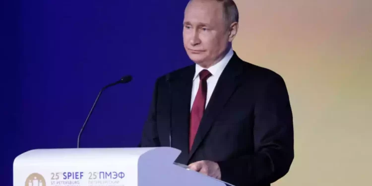 Putin acusa a Occidente de aplastar a Rusia con una guerra económica