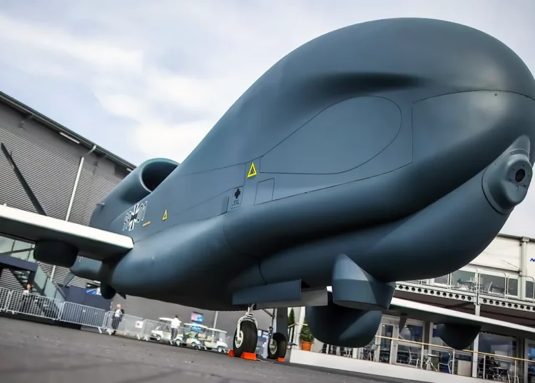 Japón desarrolla un dron de ataque para proteger aviones de combate