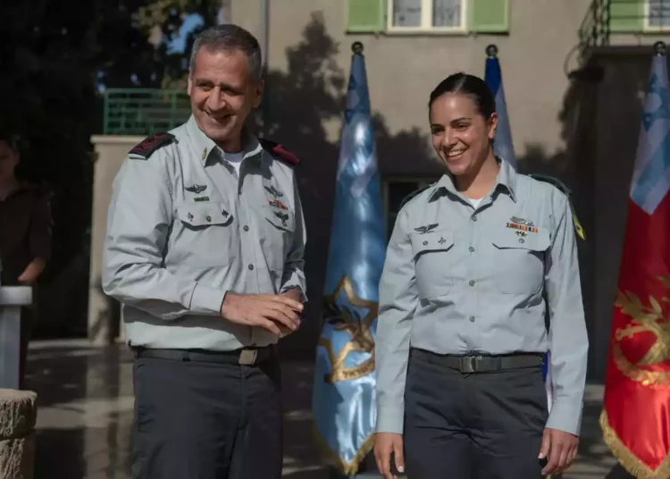 Las FDI nombran por primera vez a una mujer para comandar una brigada