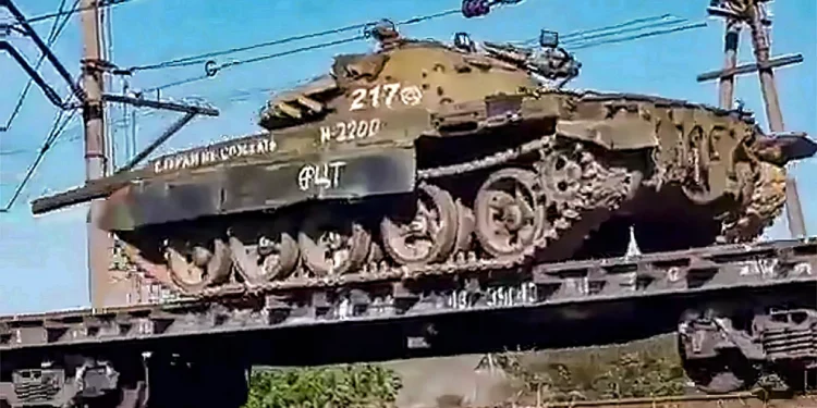 Rusia está enviando tanques T-62 de la era soviética a Ucrania