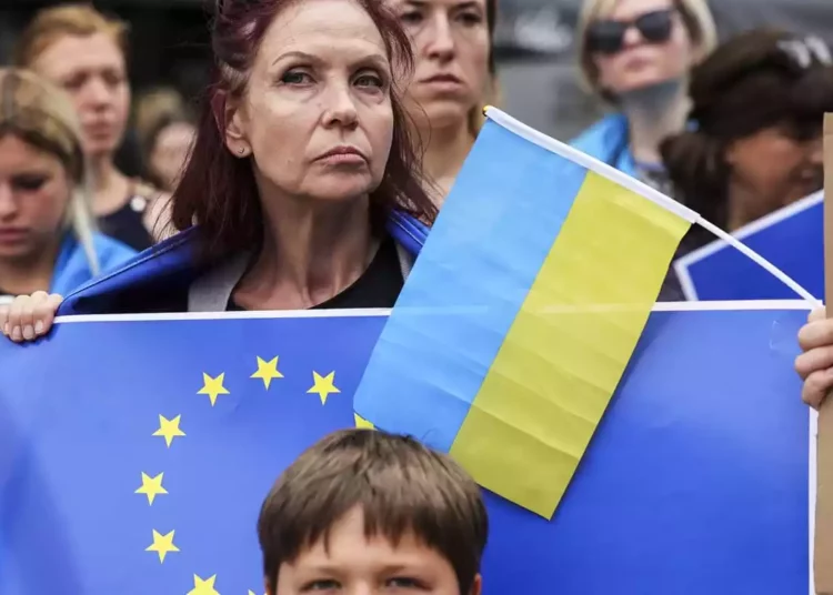 Unión Europea concederá a Ucrania el estatus de candidato
