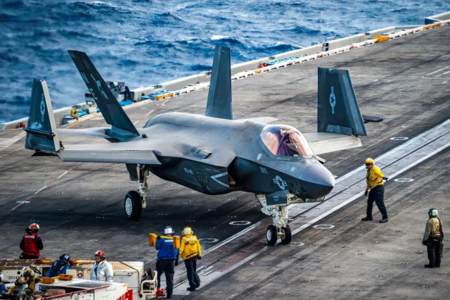 97.000 toneladas de potencia: El portaaviones USS Abraham Lincoln