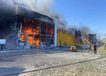 Rusia ataca centro comercial en Ucrania: 11 civiles muertos y 50 heridos