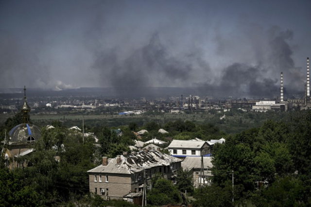 Ucrania “resiste” en ciudades clave de Donbás ante la ofensiva rusa