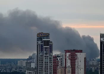 Una andanada de misiles rusos impacta en Kiev