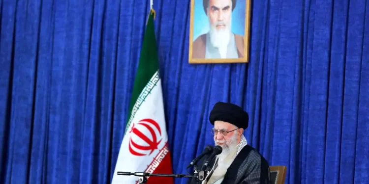 Irán sustituyen al comandante que protege al líder supremo Jamenei