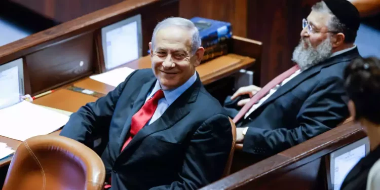 El bloque de Netanyahu obtiene una mayoría de 61 votos por primera vez en una encuesta