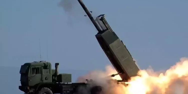 Rusia acusa a EE. UU. de “echar leña al fuego” al suministrar sistemas MLRS a Ucrania