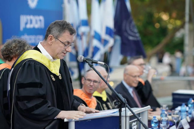 El director general de Pfizer recibe doctorado honorífico del Technion
