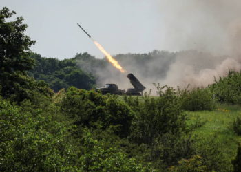 Rusia y Ucrania afirman tener el control de Lisichansk