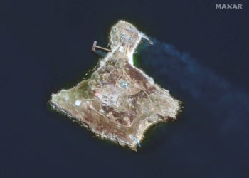 Ucrania ha vuelto a izar su bandera en la Isla de la Serpiente