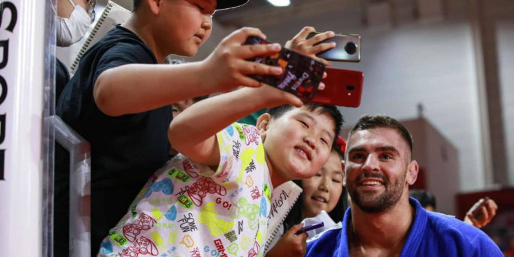 Judoka israelí se gana el corazón de los mongoles al ganar un Grand Slam