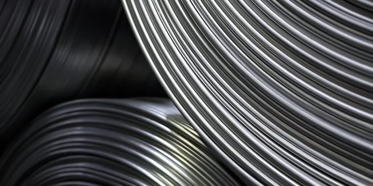 Los precios del aluminio se desploman a pesar de las continuas interrupciones del suministro