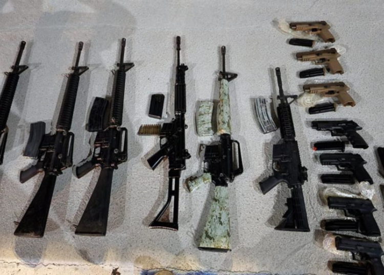 Las FDI confiscan armas por valor de millones de shekels procedentes de Jordania