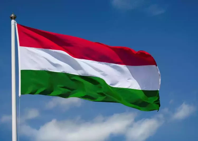 Canciller de Hungría viaja a Moscú para discutir la compra de gas rus