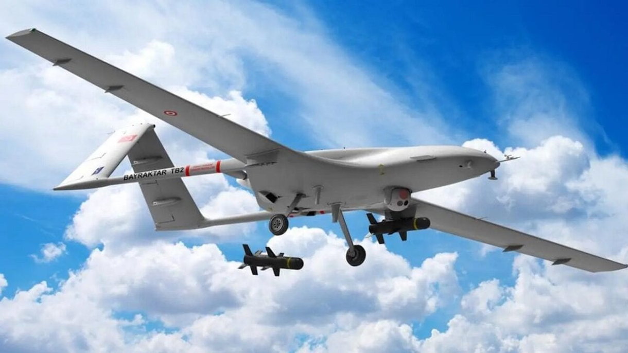 El dron Bayraktar TB2 de Ucrania está siendo abatido por las defensas aéreas rusas