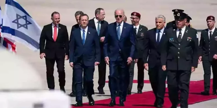 Biden deja Israel para hablar de petróleo y cooperación en seguridad con los saudíes