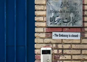 Irán detiene al embajador adjunto del Reino Unido por presunto espionaje