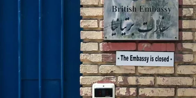 Irán detiene al embajador adjunto del Reino Unido por presunto espionaje