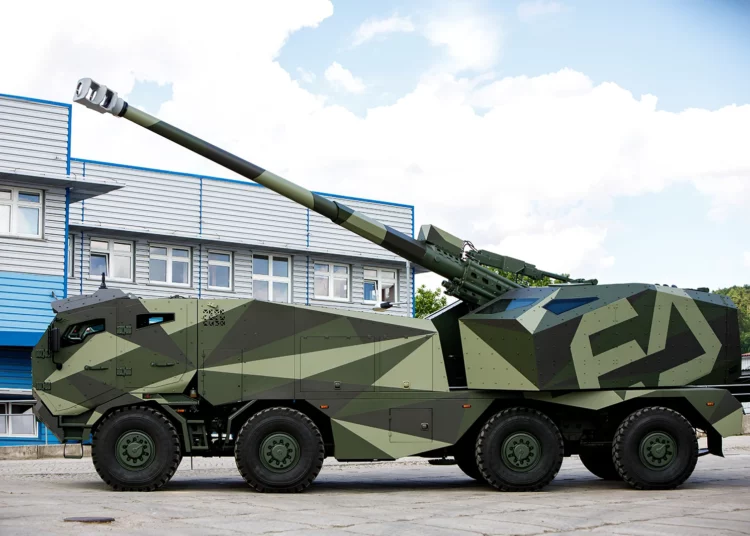Excalibur Army presenta un obús sobre el chasis Tatra Force 8x8