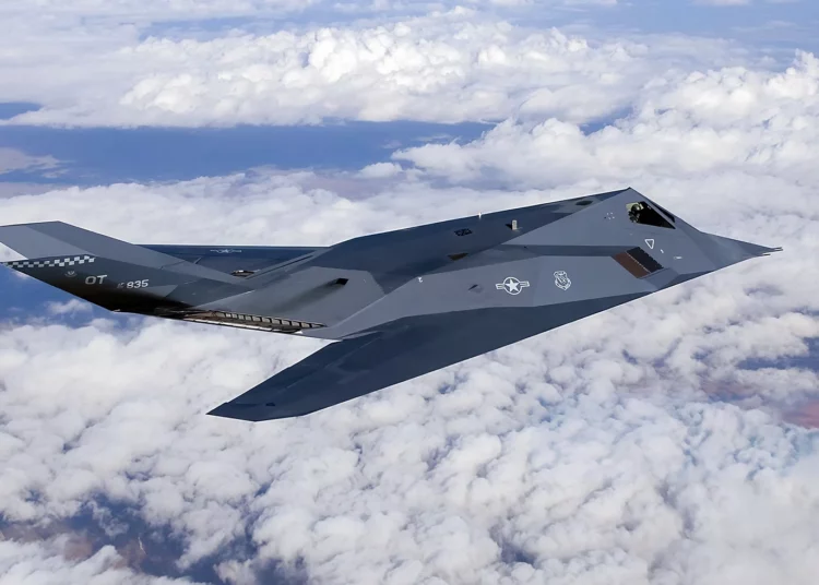 F-117 Nighthawk: La historia del primer “caza” furtivo