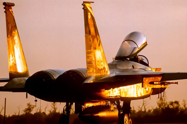 F-15EX: Sin sigilo y ahora podría ser descartado