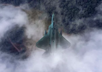 Sorpresa: cómo un F-22 furtivo voló justo debajo de un F-4 Phantom iraní