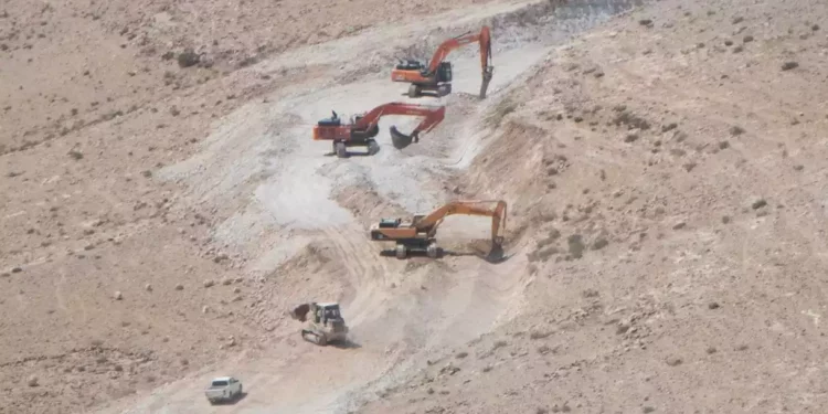 Las FDI lanzan una operación de ingeniería para reforzar la barrera de Judea y Samaria