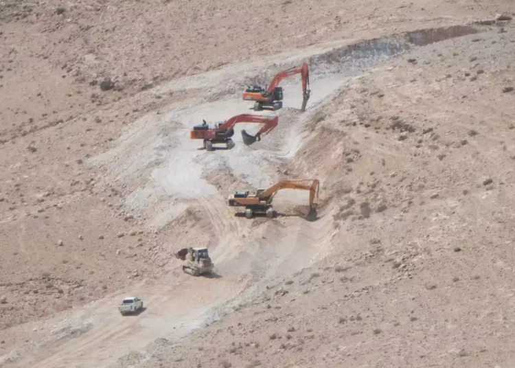 Las FDI lanzan una operación de ingeniería para reforzar la barrera de Judea y Samaria