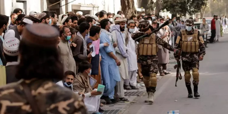Fuerzas iraníes se enfrentan a los talibanes en la frontera afgana: al menos un muerto