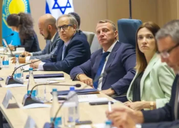 Israel y Kazajstán celebran reunión sobre cooperación comercial y económica
