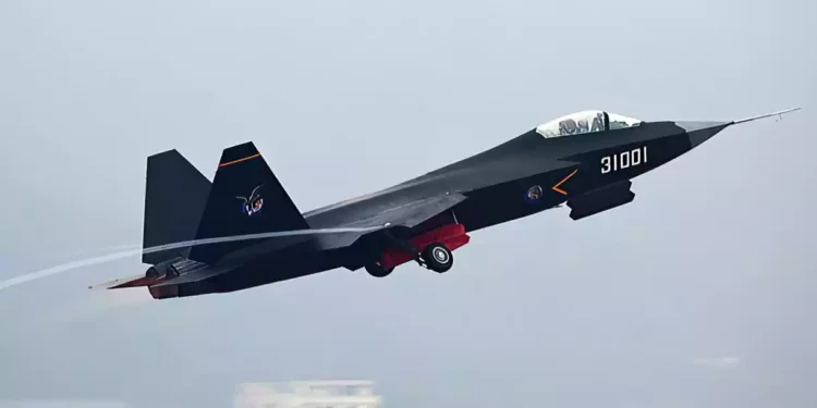 ¿Clon del F-35? Aparecen nuevas imágenes del caza furtivo chino J-35
