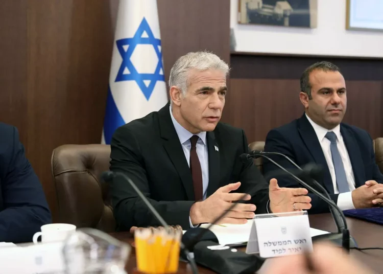El primer ministro Yair Lapid arremete contra Hezbolá en su primera reunión de gabinete
