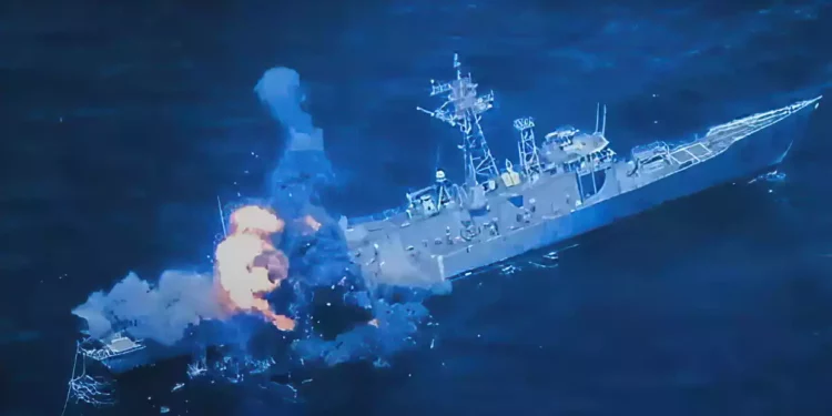 Fragata de la Armada de EE.UU. es hundida por misiles antibuque: Video
