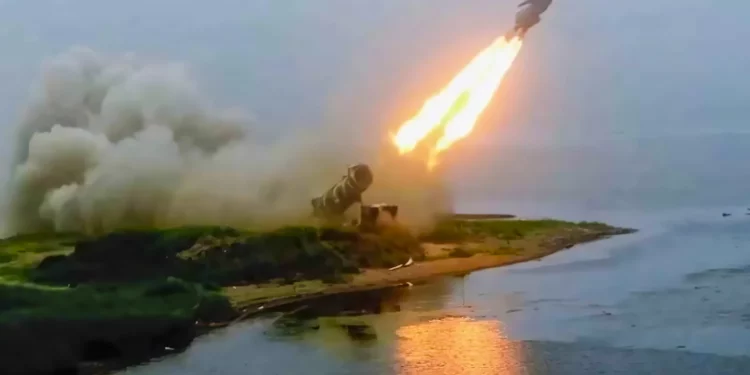 Rusia dice que está desarrollando un misil hipersónico “asesino de portaaviones”
