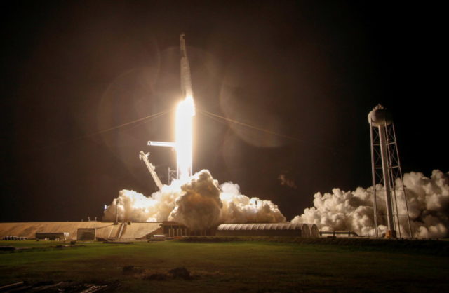 La NASA lanza cohetes exploradores para buscar planetas habitables