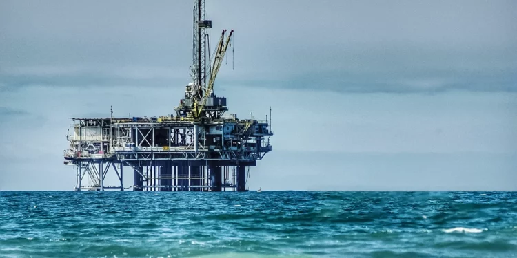 Recuento de plataformas petrolíferas en EE. UU. no varía mientras el WTI cae por debajo de los $100