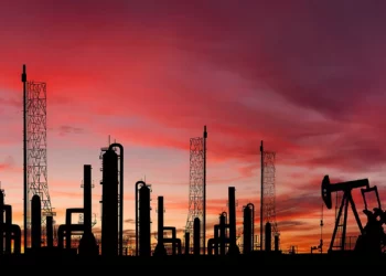 El principal proveedor de servicios petroleros del mundo eleva sus previsiones de ganancias