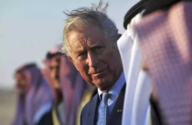 El príncipe Carlos aceptó una donación de 1 millón de libras de la familia saudí Bin Laden
